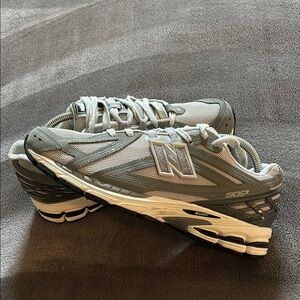 New Balance (1906 Grey Colorway) Men Size 8.5